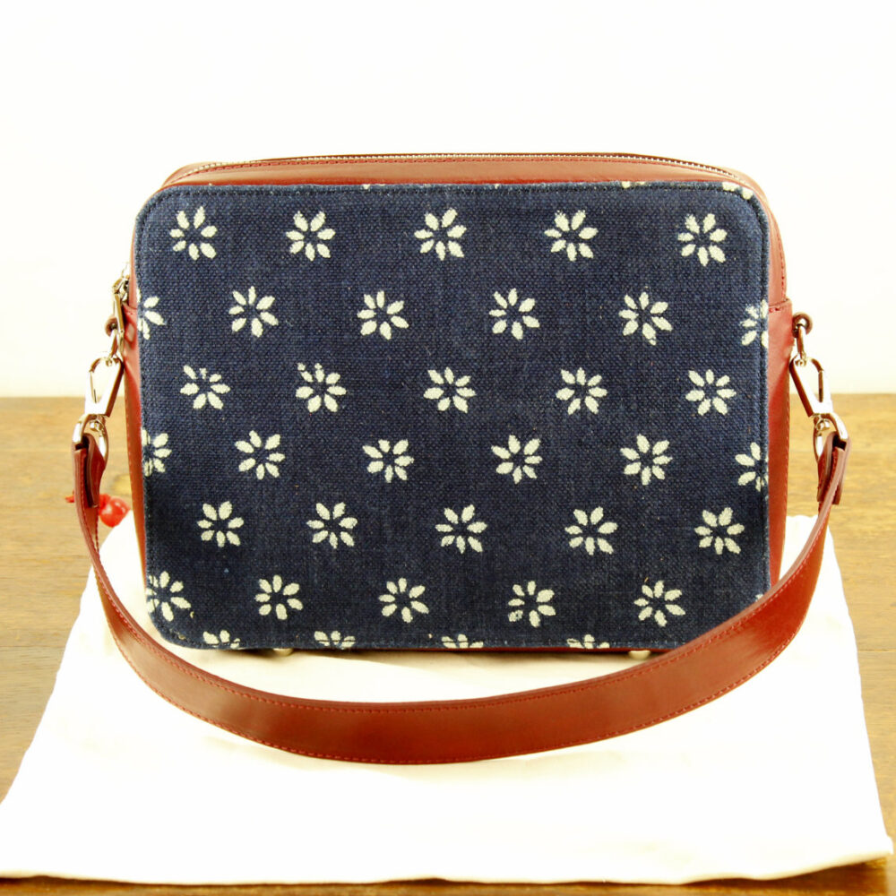 Dilians große viereckige Schultertasche Lilly2 P3505
